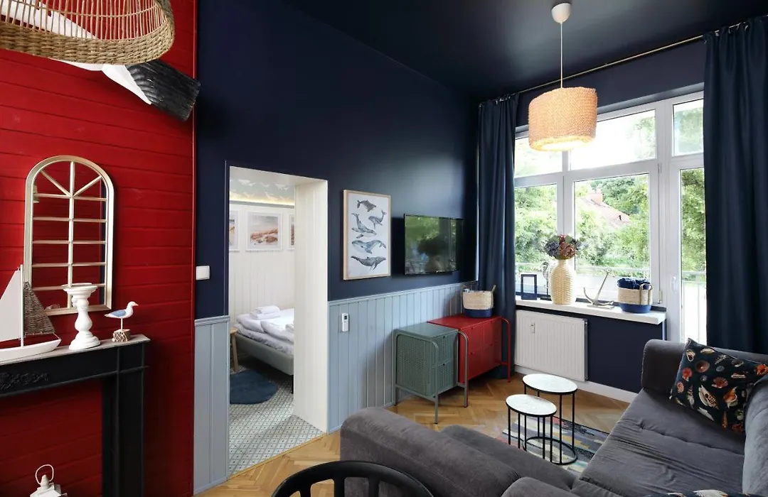 Red & Blue By Oneapartments-1